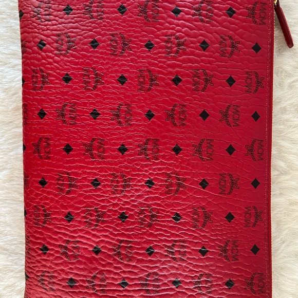 AUTHENTIC RED MCM CROSSBODY - Picture 4 of 10